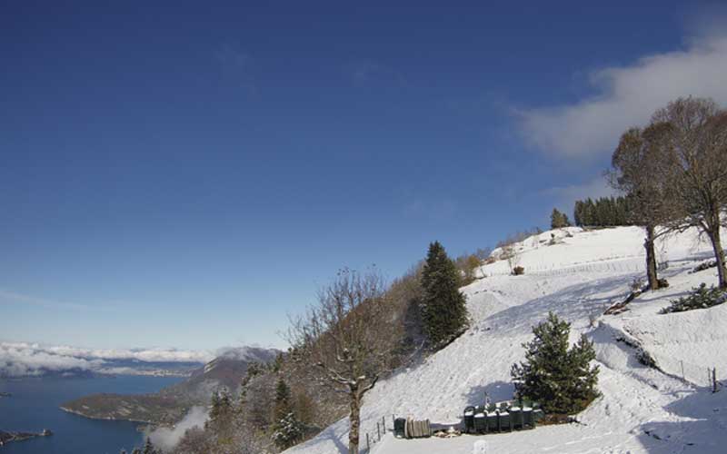 Webcam Annecy vue vers décollage des parapentes